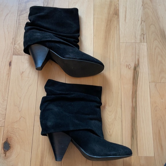 Steve Madden black scrunch booties - Picture 2 of 4